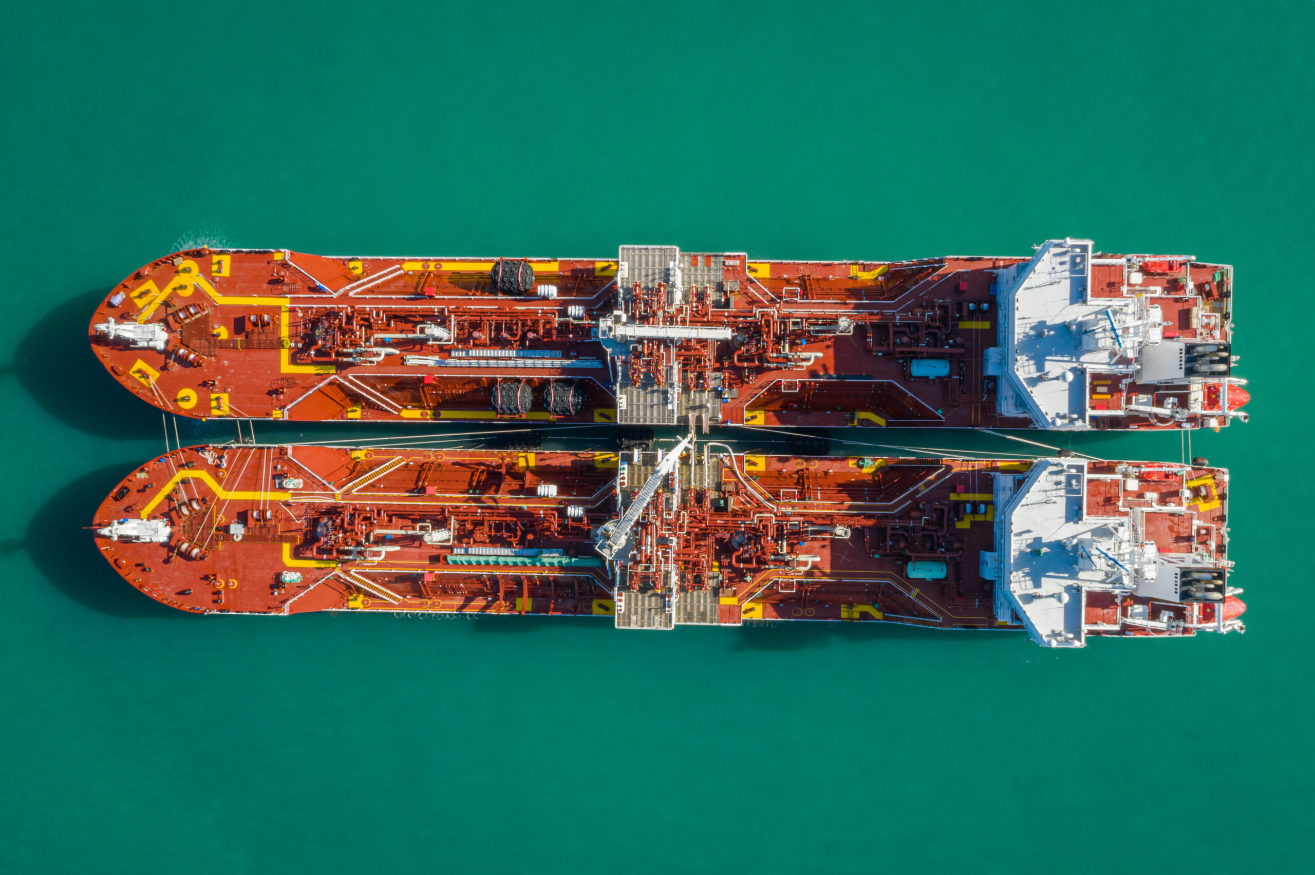 Avenir LNG announces the first bunkering of the Avenir Accolade by its sister ship the Avenir Advantage