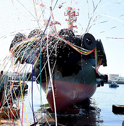 MOL’s LNG-Fueled Tugboat Ishin Marks 1st Bunkering of LNG in Kansai Region