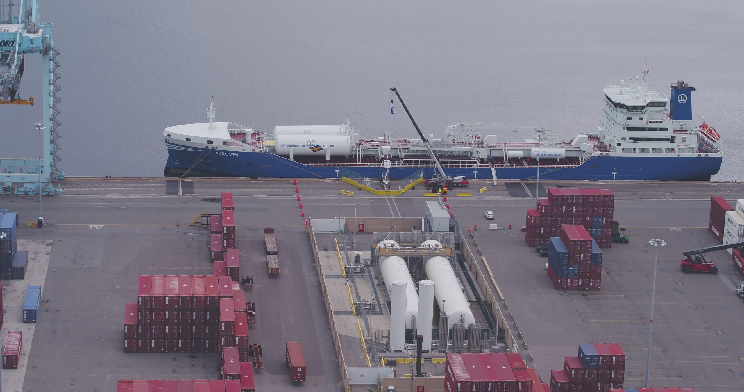 Swedish flagged tanker FURE VEN becomes the first foreign flagged vessel to bunker LNG in a United States port